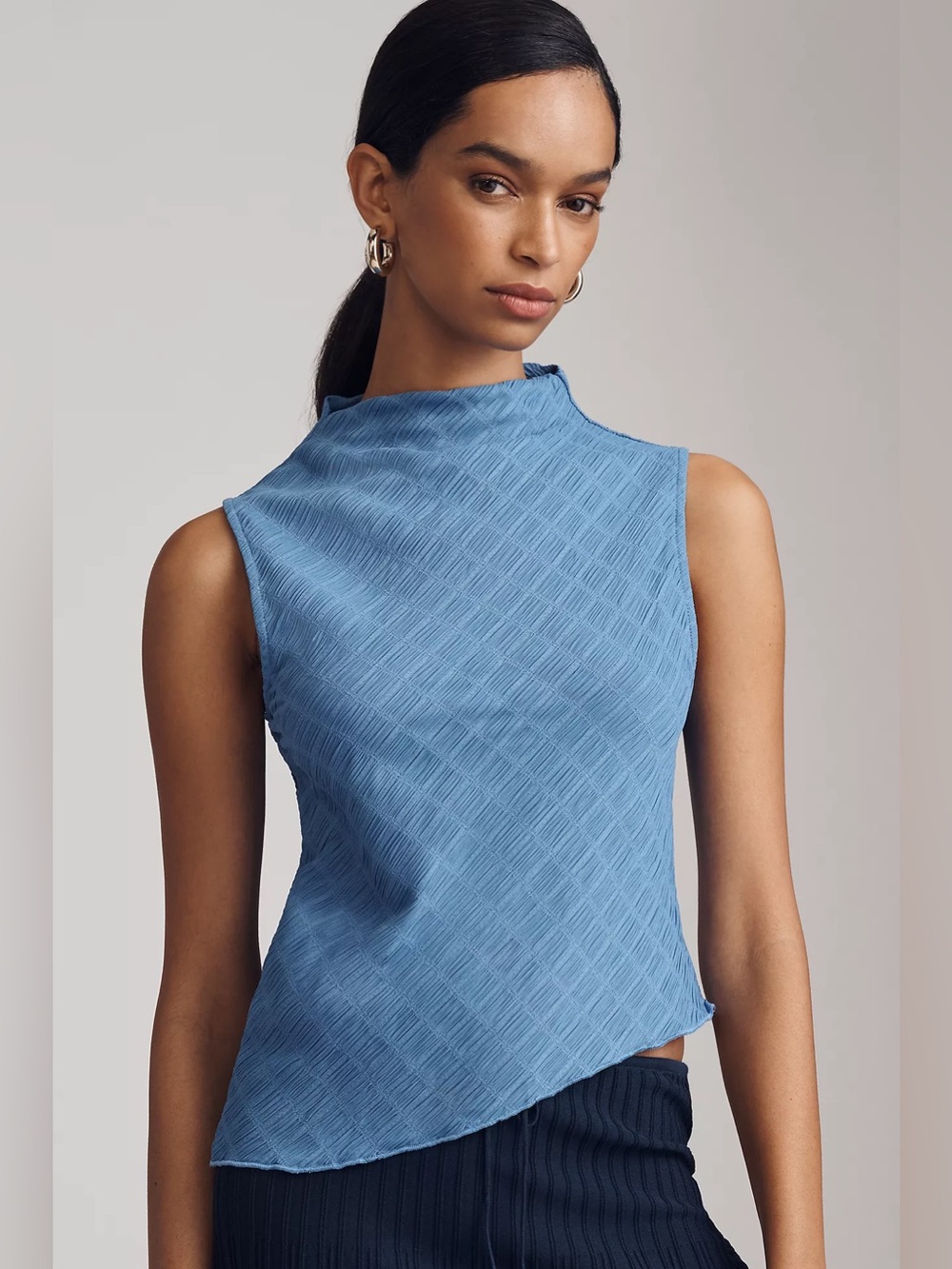 Maeve Blue Textured Asymmetrical Mock Neck Tank – Size Medium